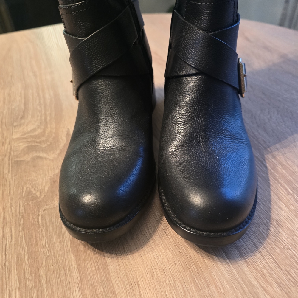 Michael Kors Black And Gold Leather Mid High Booties Size 7-EXCELLENT! - Picture 3 of 16